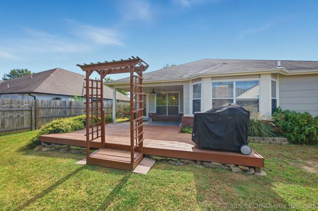 704 E Helena Street, Broken Arrow, OK 74012