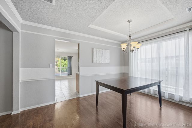 704 E Helena Street, Broken Arrow, OK 74012