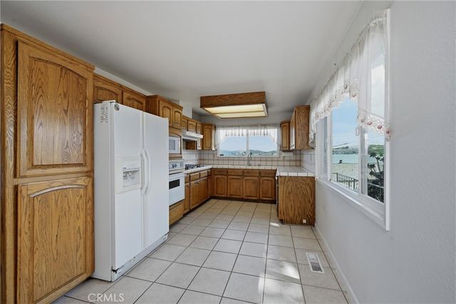 7926 Richard Drive, Lucerne, CA 95458