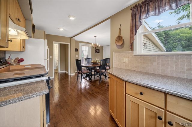 910 County Route 25, Minetto, NY 13126