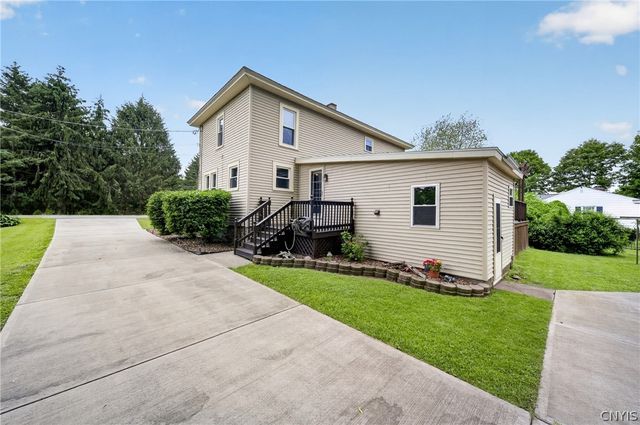 910 County Route 25, Minetto, NY 13126