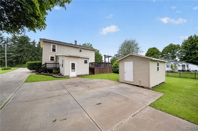 910 County Route 25, Minetto, NY 13126