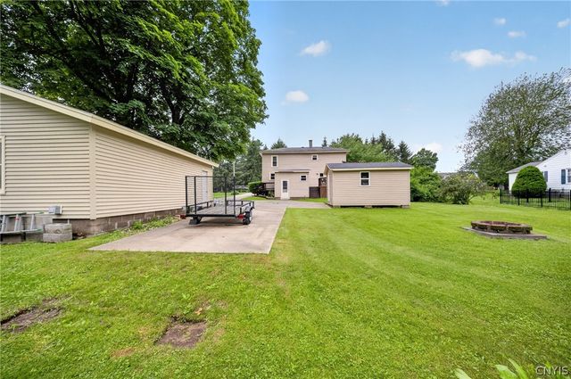 910 County Route 25, Minetto, NY 13126