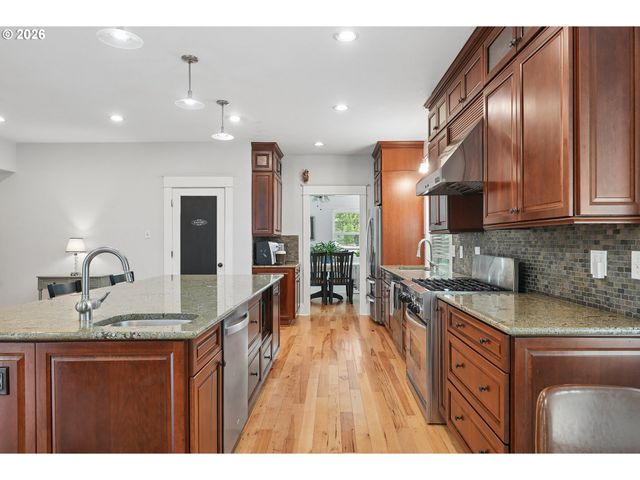 20869 Sw 104TH Ave, Tualatin, OR 97062