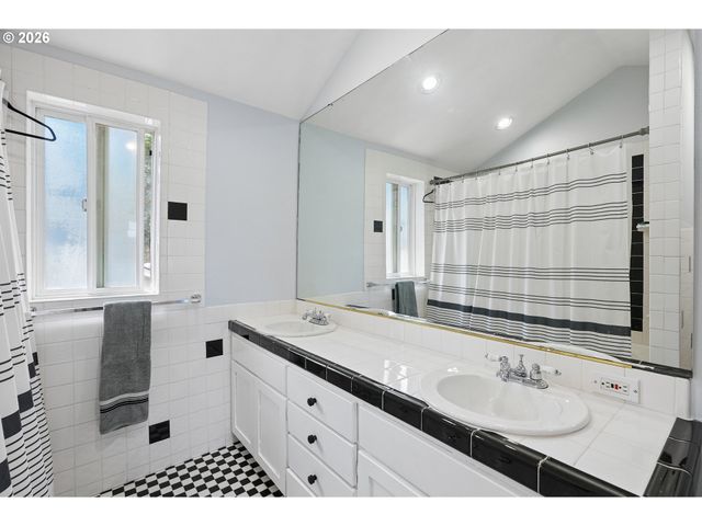 20869 Sw 104TH Ave, Tualatin, OR 97062