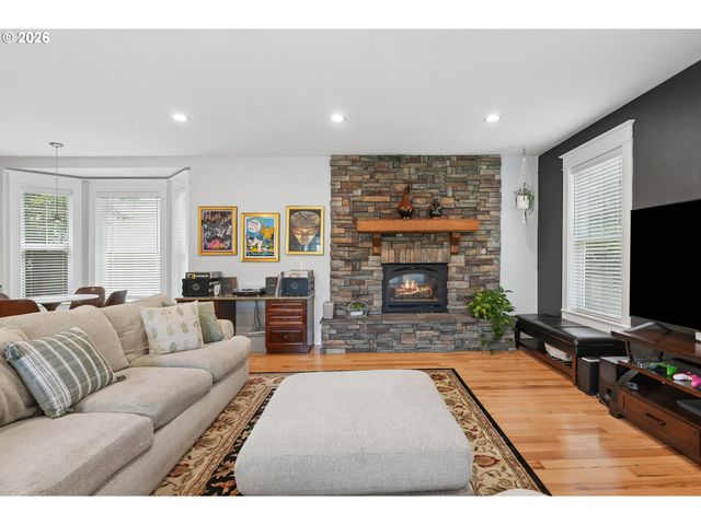 20869 Sw 104TH Ave, Tualatin, OR 97062