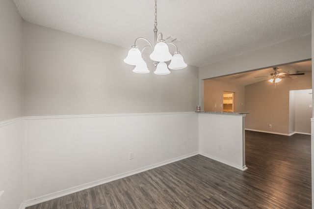 912 Red Oak Street, Azle, TX 76020