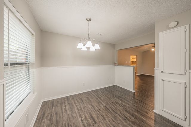 912 Red Oak Street, Azle, TX 76020