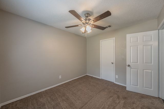 912 Red Oak Street, Azle, TX 76020