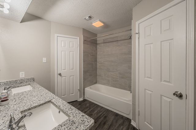 912 Red Oak Street, Azle, TX 76020