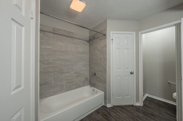 912 Red Oak Street, Azle, TX 76020