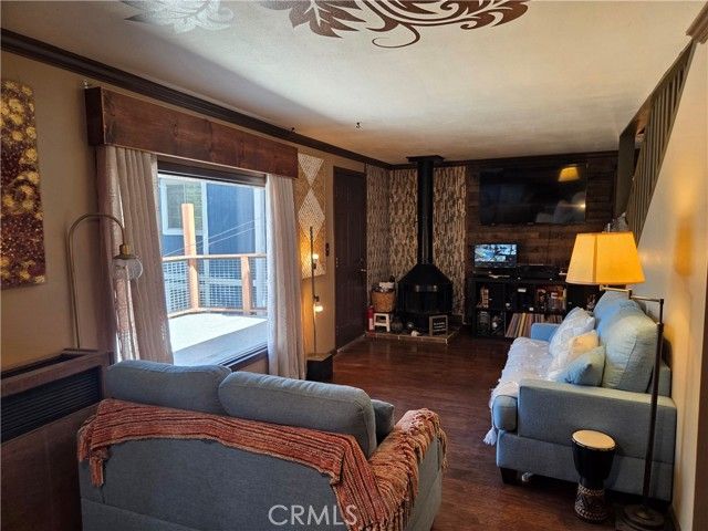 23553 Lake Drive, Crestline, CA 92325