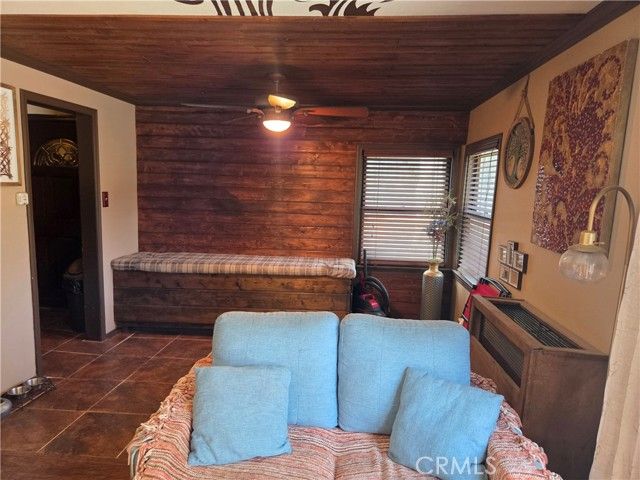 23553 Lake Drive, Crestline, CA 92325