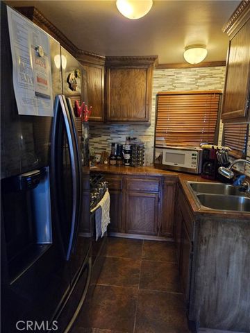 23553 Lake Drive, Crestline, CA 92325