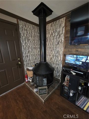 23553 Lake Drive, Crestline, CA 92325