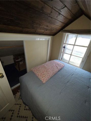 23553 Lake Drive, Crestline, CA 92325