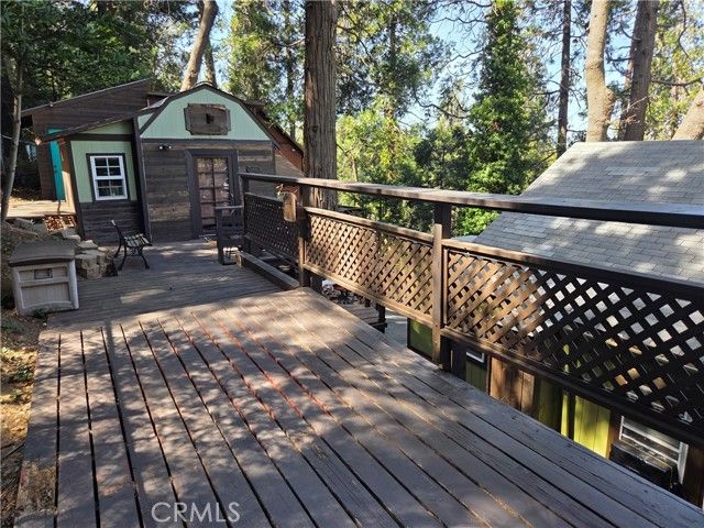 23553 Lake Drive, Crestline, CA 92325