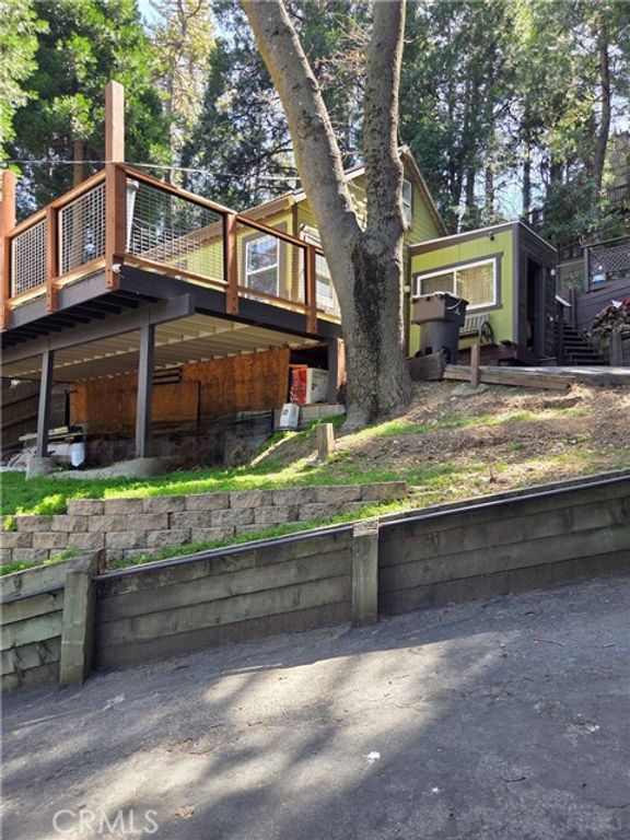 23553 Lake Drive, Crestline, CA 92325