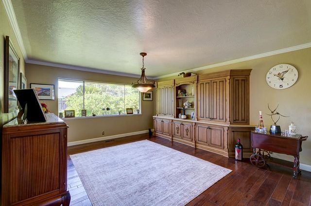 1059 W Stuart Avenue, Fresno, CA 93711