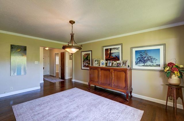 1059 W Stuart Avenue, Fresno, CA 93711