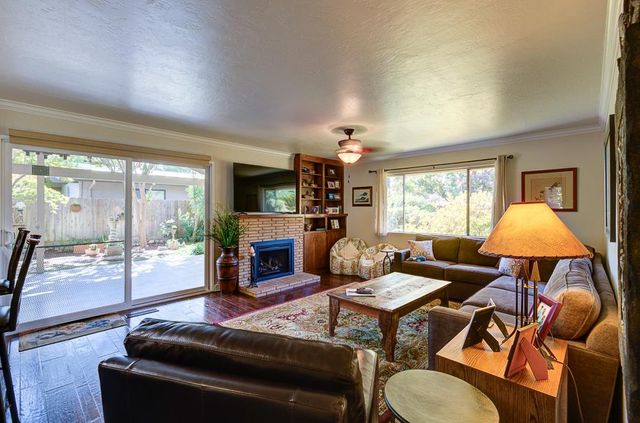 1059 W Stuart Avenue, Fresno, CA 93711
