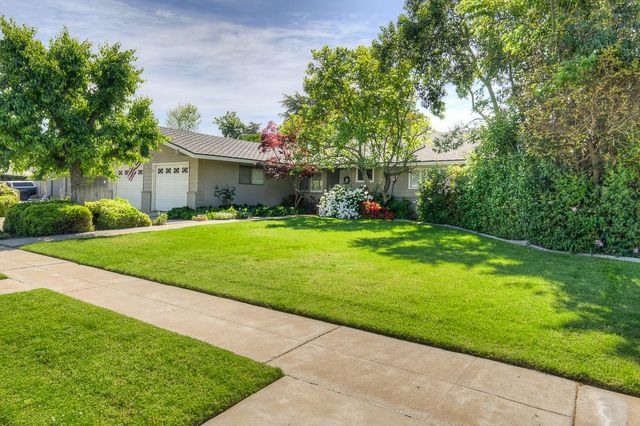 1059 W Stuart Avenue, Fresno, CA 93711