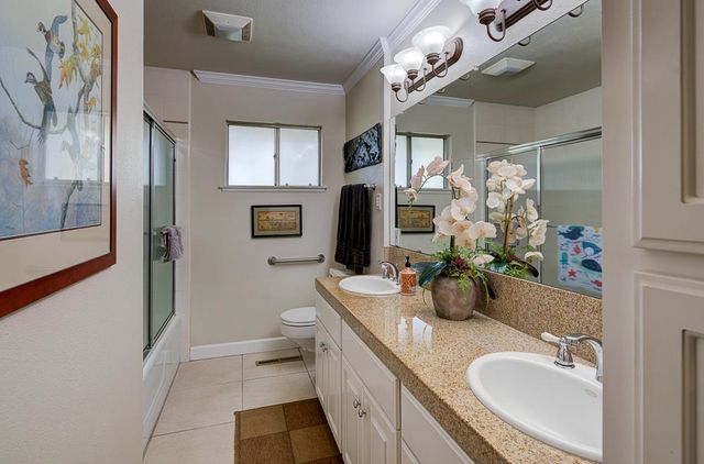 1059 W Stuart Avenue, Fresno, CA 93711