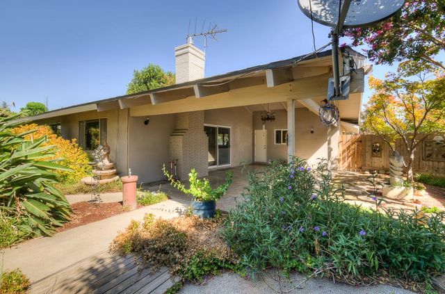 1059 W Stuart Avenue, Fresno, CA 93711