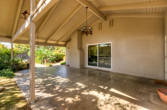1059 W Stuart Avenue, Fresno, CA 93711