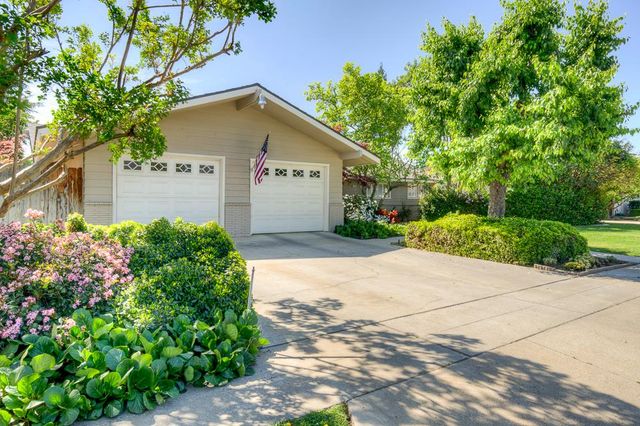 1059 W Stuart Avenue, Fresno, CA 93711