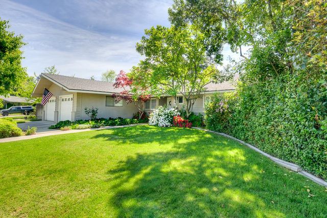 1059 W Stuart Avenue, Fresno, CA 93711