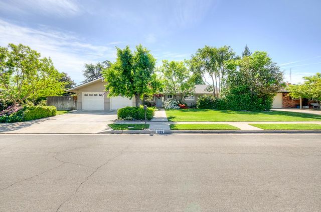 1059 W Stuart Avenue, Fresno, CA 93711