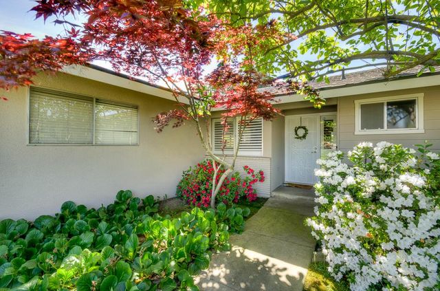 1059 W Stuart Avenue, Fresno, CA 93711