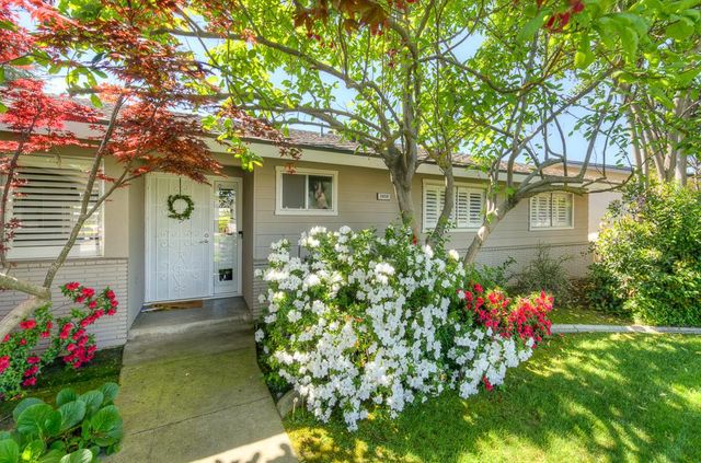 1059 W Stuart Avenue, Fresno, CA 93711