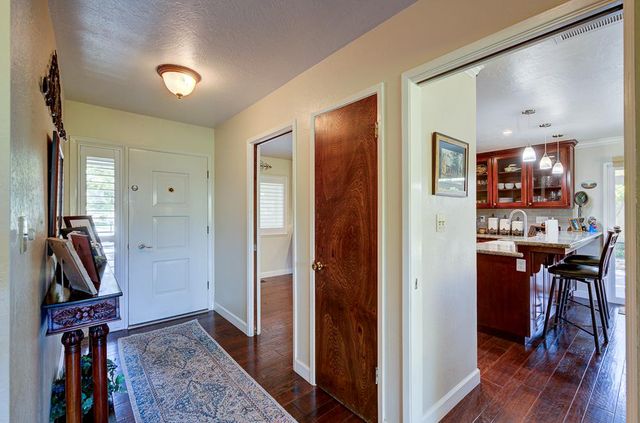 1059 W Stuart Avenue, Fresno, CA 93711