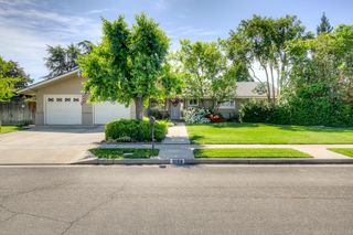 1059 W Stuart Avenue, Fresno, CA 93711