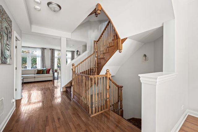 1856 Admiral Court, Glenview, IL 60026