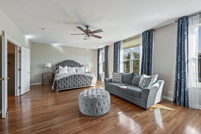 1856 Admiral Court, Glenview, IL 60026