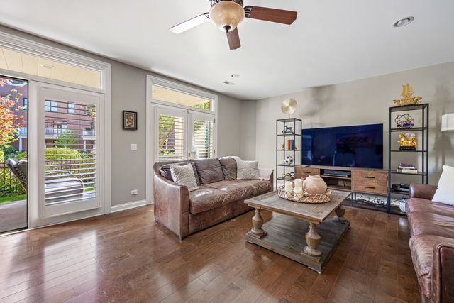 1856 Admiral Court, Glenview, IL 60026