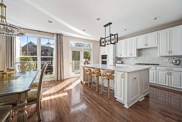 1856 Admiral Court, Glenview, IL 60026