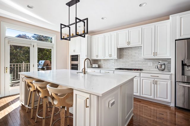 1856 Admiral Court, Glenview, IL 60026