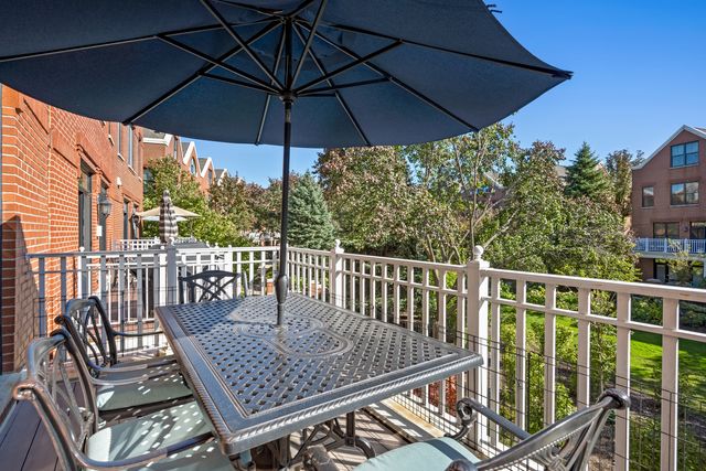 1856 Admiral Court, Glenview, IL 60026