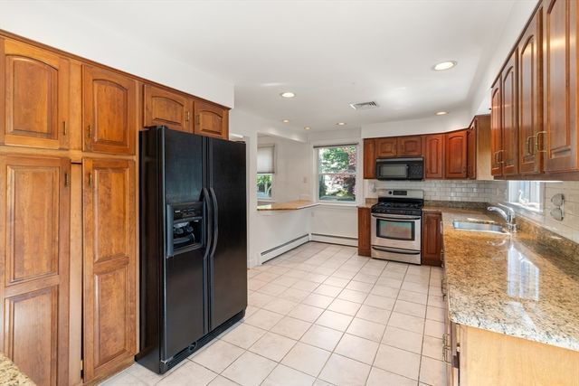 66 Overlook Rd, Marblehead, MA 01945