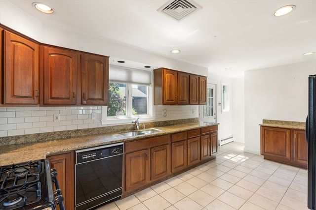 66 Overlook Rd, Marblehead, MA 01945