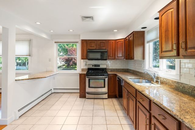 66 Overlook Rd, Marblehead, MA 01945