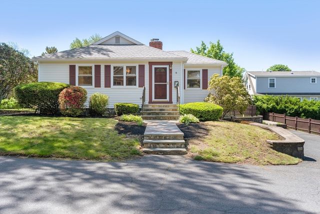 66 Overlook Rd, Marblehead, MA 01945