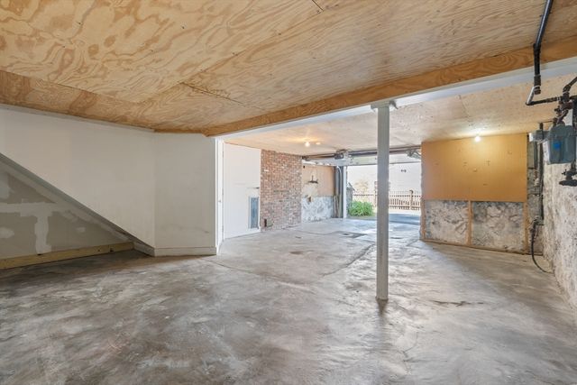 66 Overlook Rd, Marblehead, MA 01945
