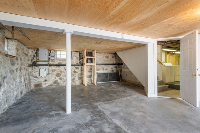 66 Overlook Rd, Marblehead, MA 01945