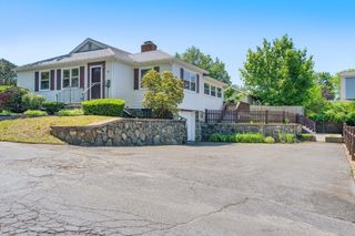 66 Overlook Rd, Marblehead, MA 01945