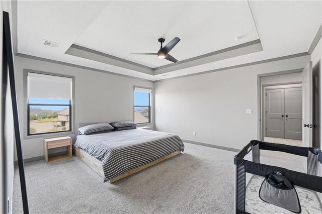 7080 NW Forest Lakes Drive, Parkville, MO 64152